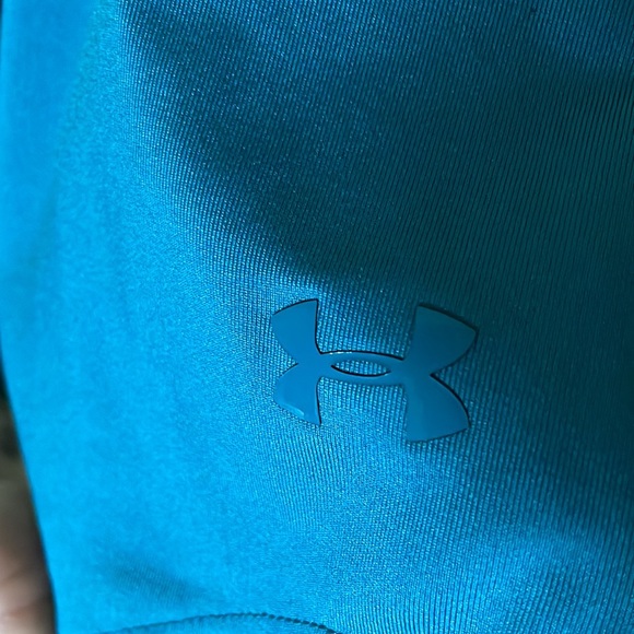 Under armour tank - Picture 2 of 3